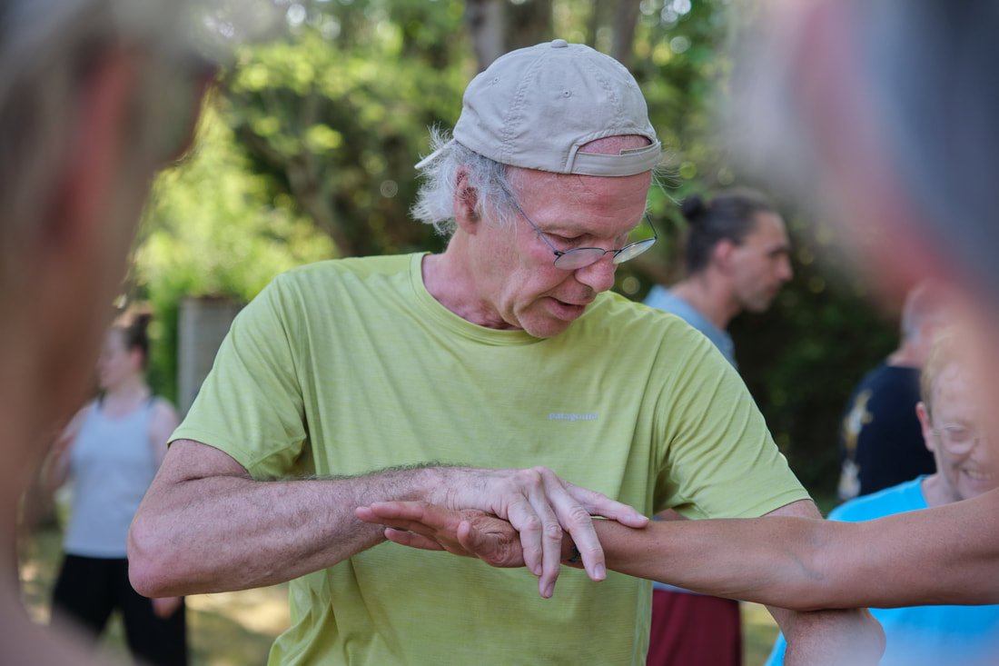 Éric Caulier enseigne le Tuishou au Village d’été 2022