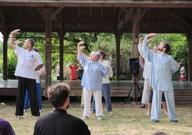 Yvan Vélard enseigne le Qigong